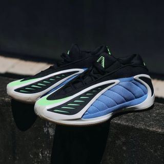 ONLINE • ONLINE • ONLINE Dobré sobotni ráno s právě releasovanými adidas AE 2 "Blue Fusion", které jsou nyní dostupné...